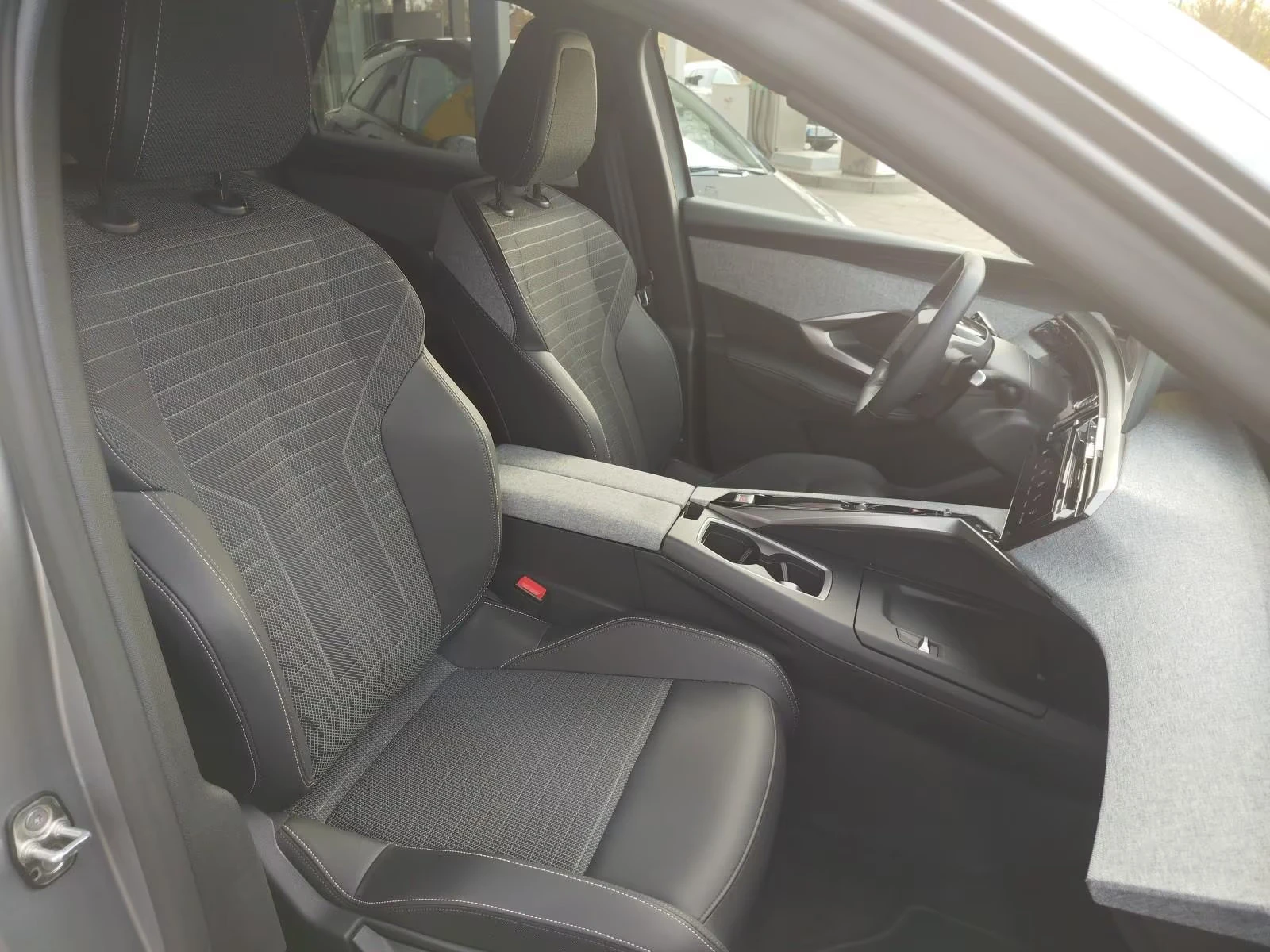 2024 Peugeot 3008 ALLURE 136HP LED 360 NAVI DIGITAL 341z — 10