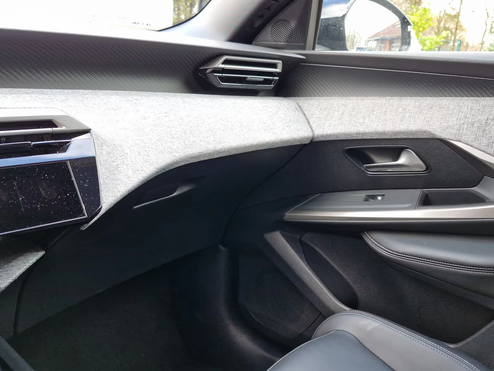 2025 Peugeot 3008 ALLURE 145HP 360 NAVI LED CARPLEY DIGITAL 342z — 11
