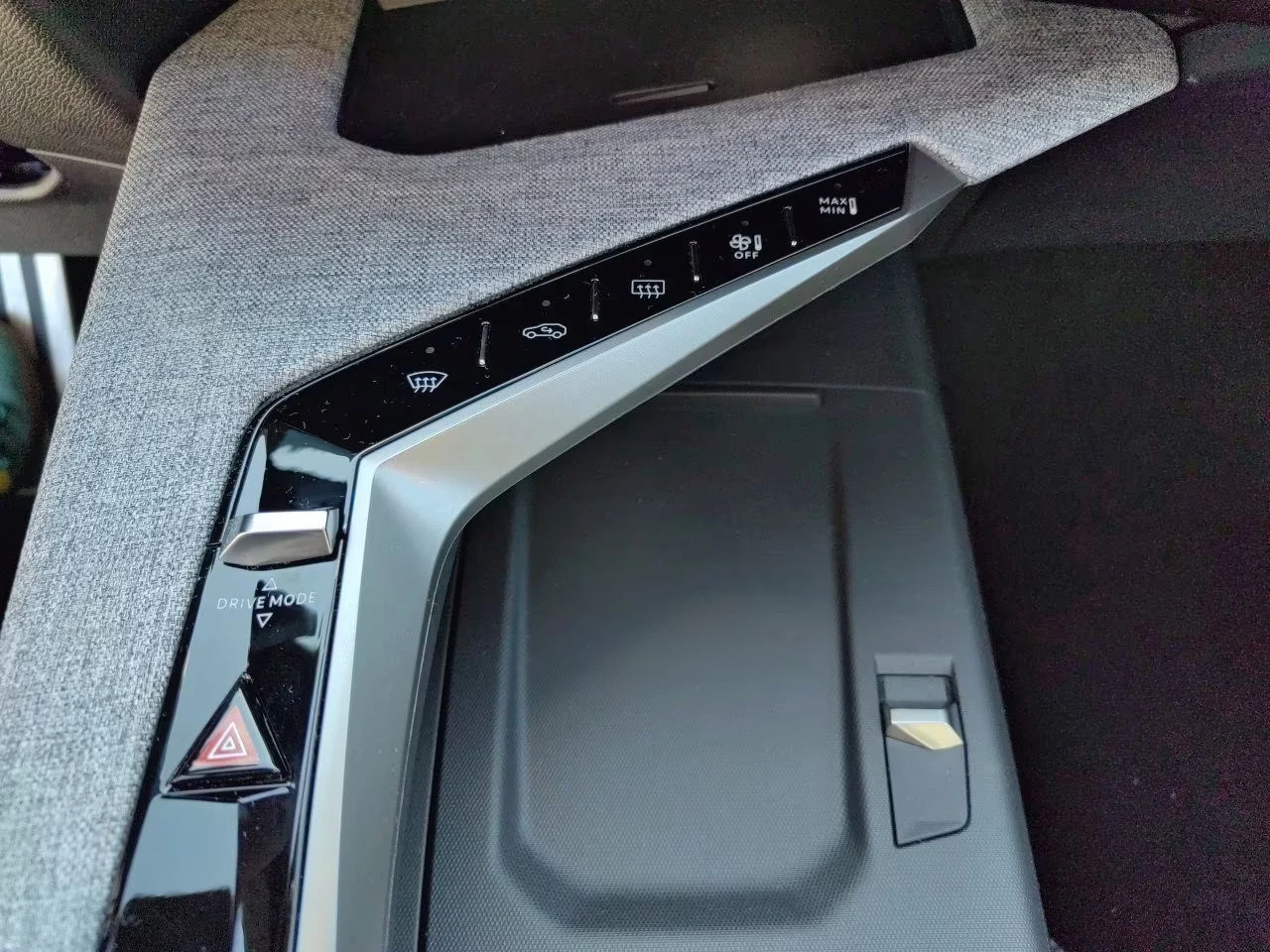 2026 Peugeot 5008 1.2MHEV 145HP GT-LINE 7S MASSAGE AHK 360 MEMO 219q — 12