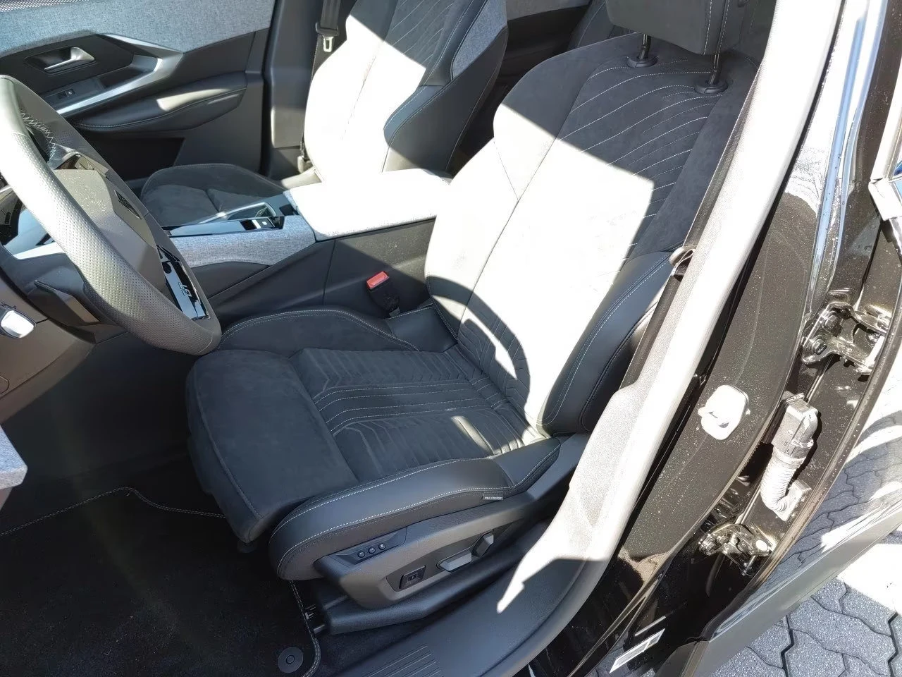 2026 Peugeot 5008 1.2MHEV 145HP GT-LINE 7S MASSAGE AHK 360 MEMO 219q — 6