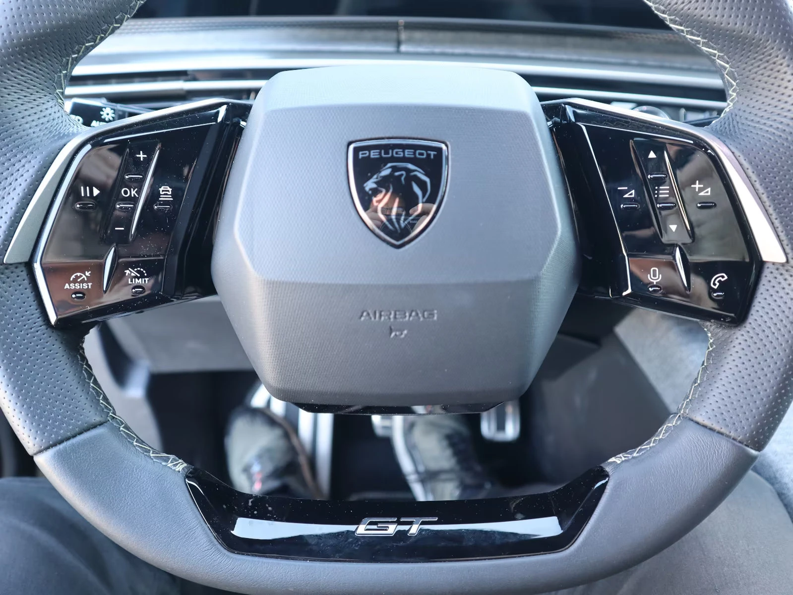 2025 Peugeot 5008 1.2MHEV 145HP GT-LINE 7S MASSAGE 360 MEMO 220q — 7