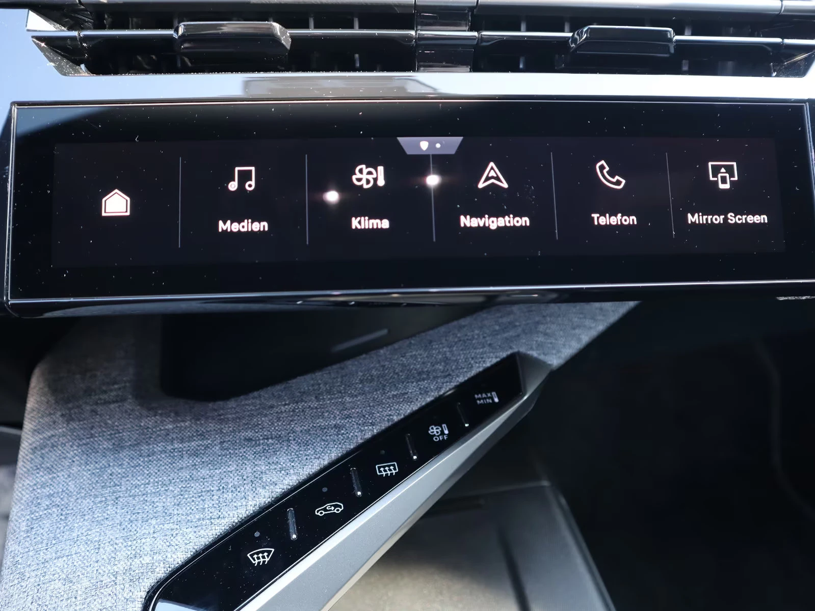 2025 Peugeot 5008 1.2MHEV 145HP GT-LINE 7S MASSAGE 360 MEMO 220q — 10