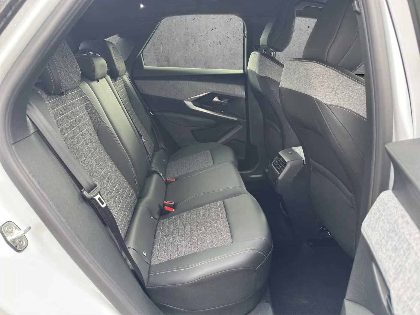 2025 Peugeot 3008 ALLURE 145HP 360 NAVI KLESS CARPLAY 343z — 11