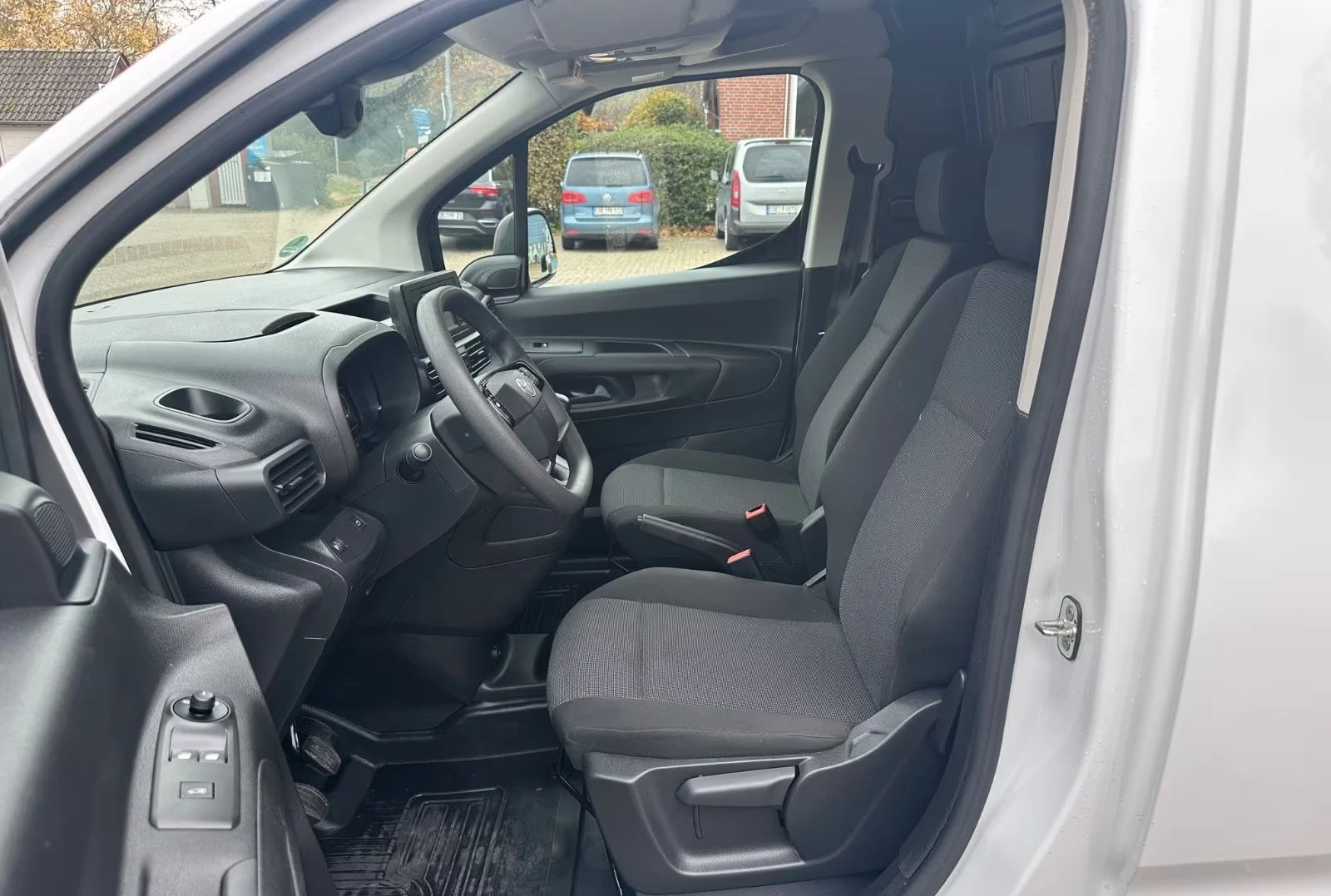2025 Toyota Proace City Verso L1-DUTY 102HP LED DIGI DAB 243q — 7