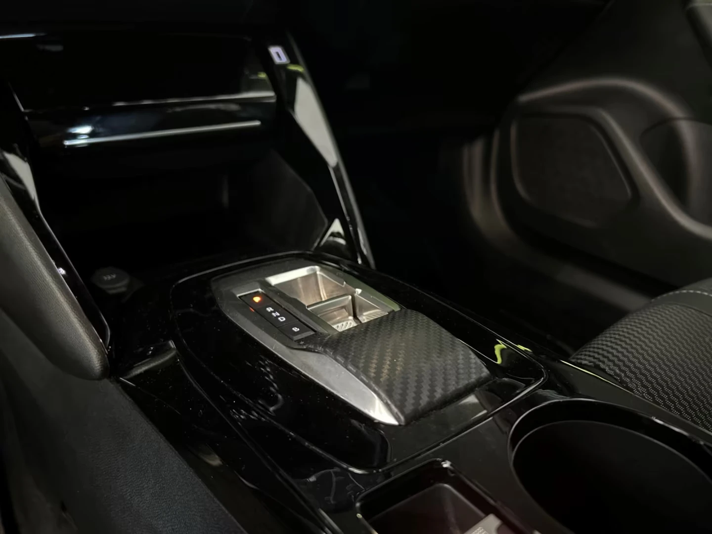 2024 Peugeot 2008 GT 136HP FACE FULL-LED 360 NAVI 207h — 11