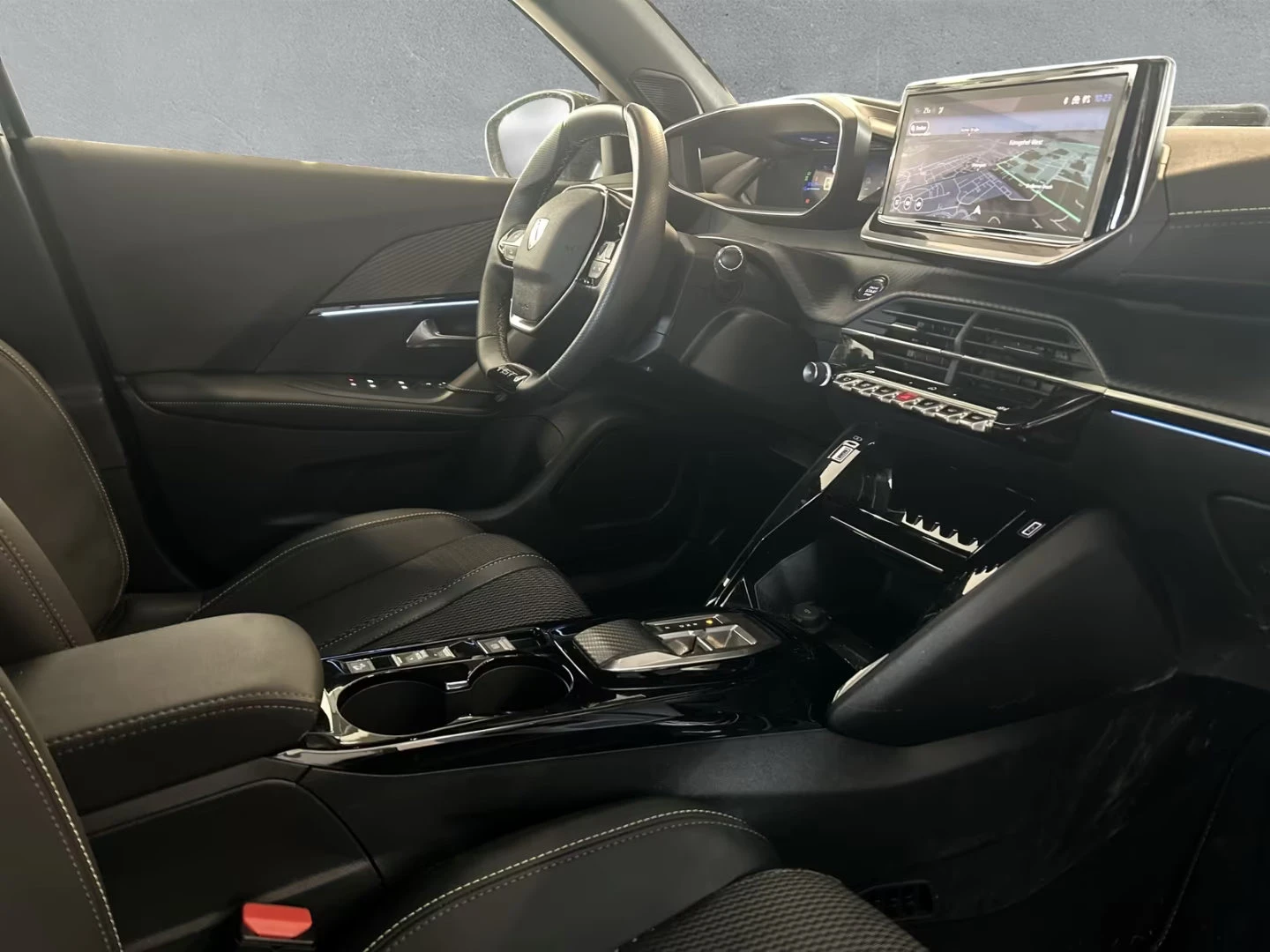 2024 Peugeot 2008 e-GT 136HP FACELIFT 360 DIGI H.PUMP CPLAY 251q — 13