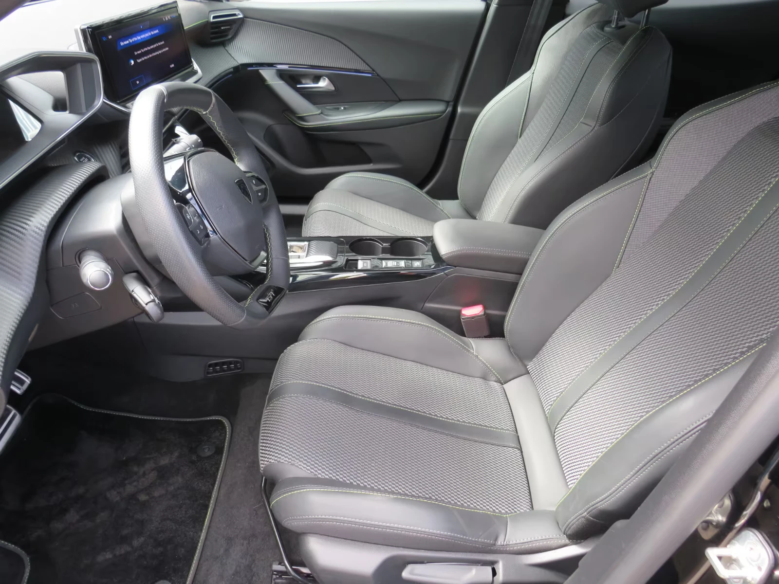 2024 Peugeot 2008 GT 136HP FULL-LED 360 NAVI 208h — 9