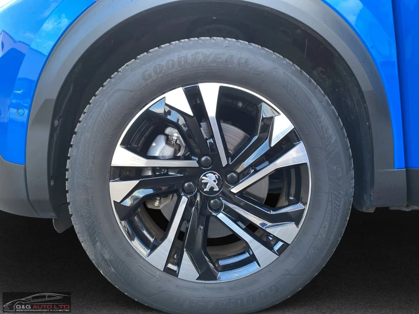 2024 Peugeot 2008 e-GT 136HP FACELIFT CAM CPLAY DIGI LED NAVI 257q — 13