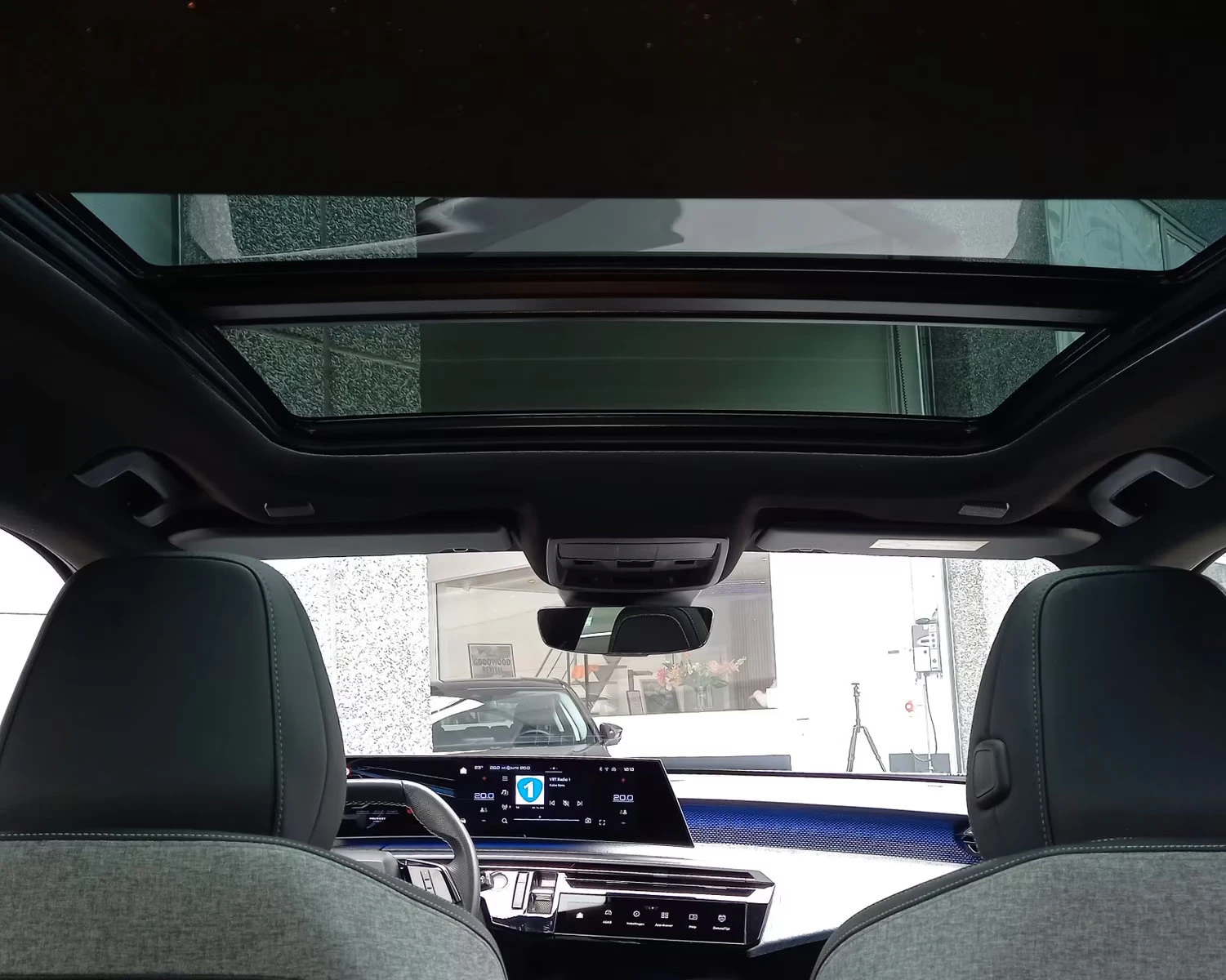 2024 Peugeot 3008 GT 210HP FIRST-EDITION NAVI 360 PANO KLESS 391z — 9