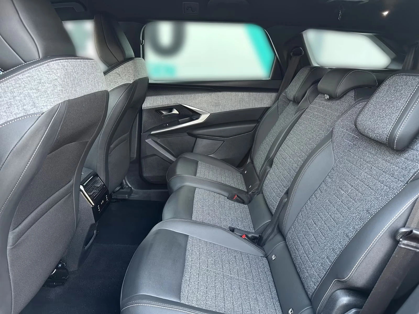 2025 Peugeot 5008 ALLURE 145HP 7S 360 ACC NAVI DIGI CPLAY KLESS 264q — 14