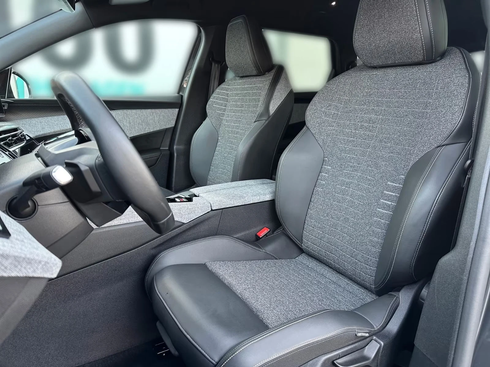 2025 Peugeot 5008 ALLURE 145HP 7S 360 ACC NAVI DIGI CPLAY KLESS 264q — 7