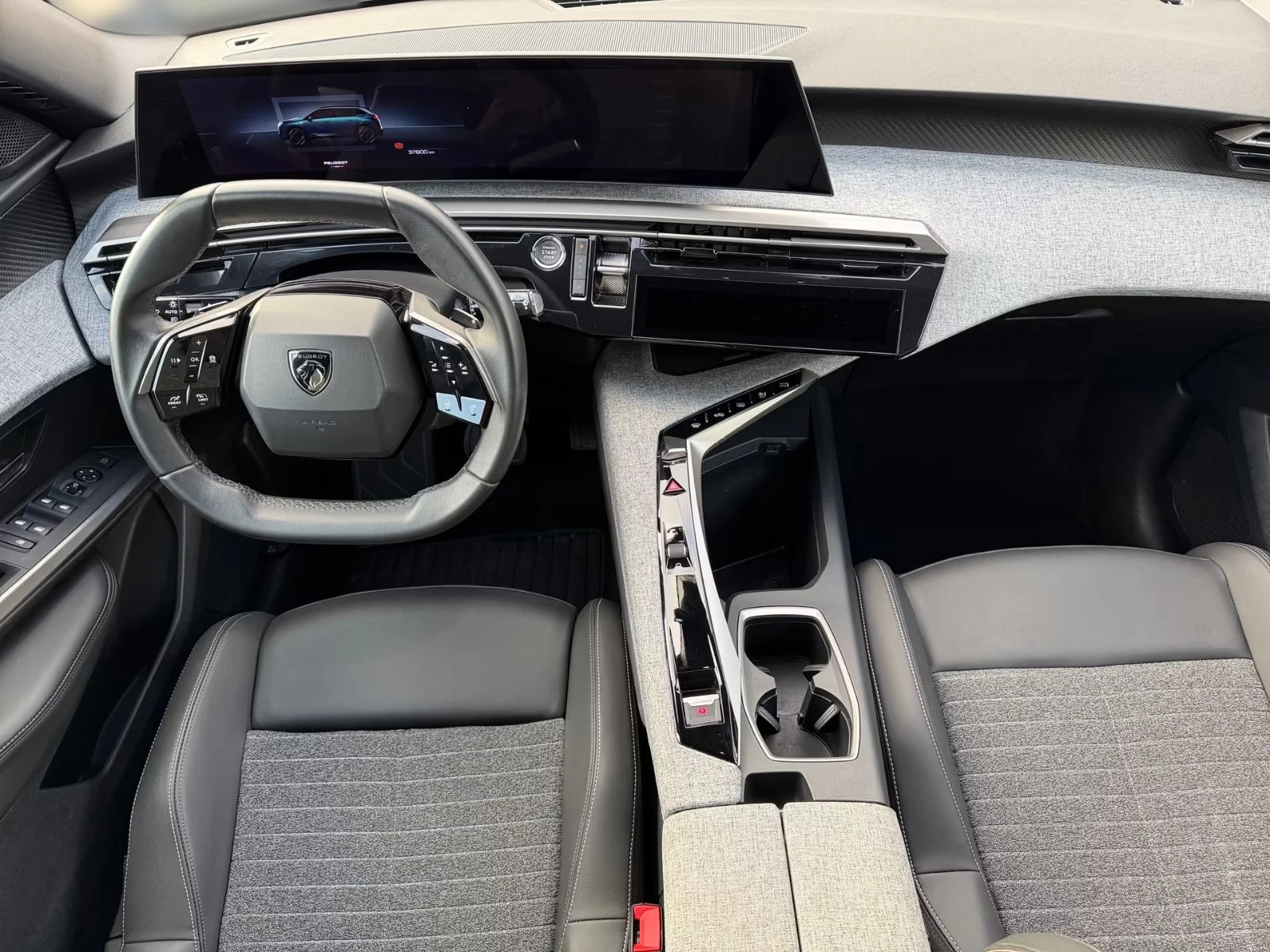 2025 Peugeot 5008 ALLURE 145HP 7S 360 ACC NAVI DIGI CPLAY KLESS 264q — 9