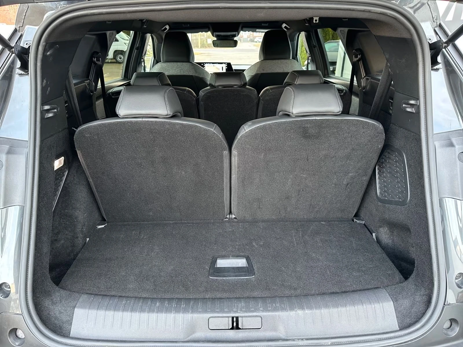 2025 Peugeot 5008 ALLURE 145HP 7S 360 ACC NAVI DIGI CPLAY KLESS 264q — 16