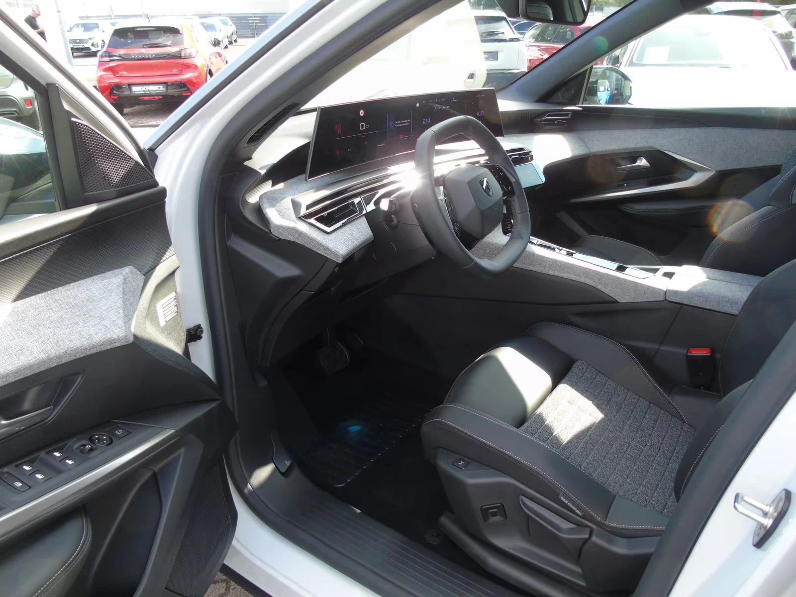 2025 Peugeot 3008 1.2MHEV 145HP ALLURE FACE-LIFT 360 NAVI CPLAY 295q — 8