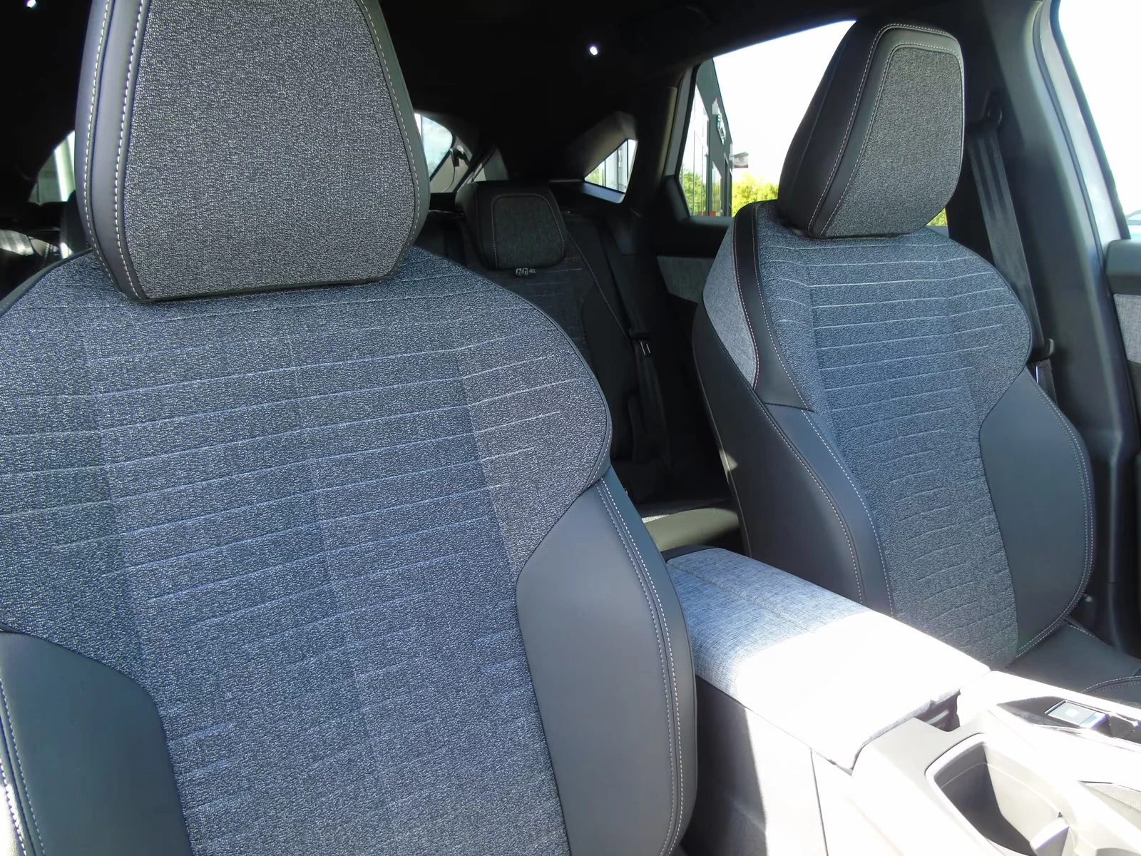 2025 Peugeot 3008 1.2MHEV 145HP ALLURE FACE-LIFT 360 NAVI CPLAY 295q — 14