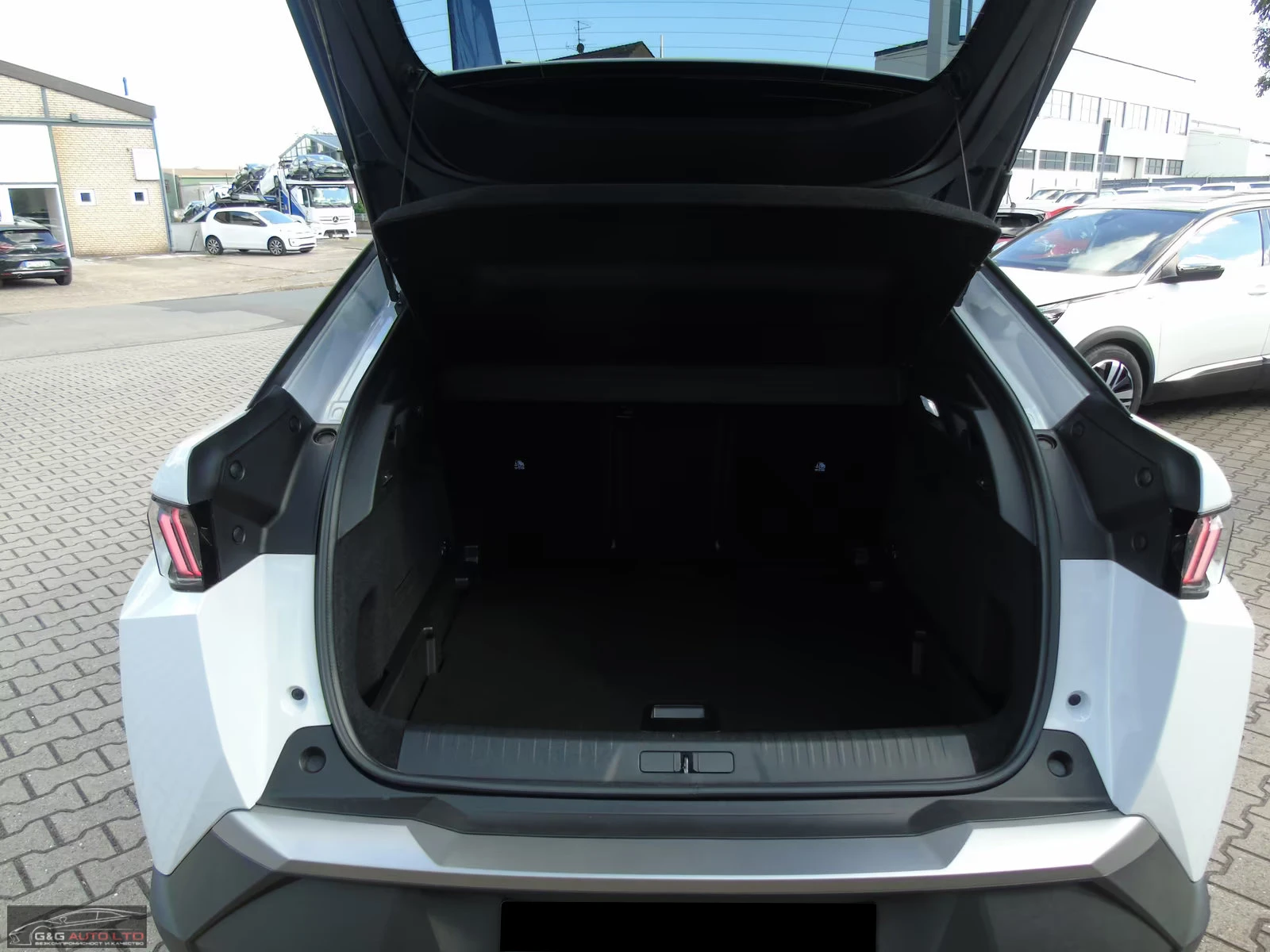 2025 Peugeot 3008 1.2MHEV 145HP ALLURE FACE-LIFT 360 NAVI CPLAY 295q — 16