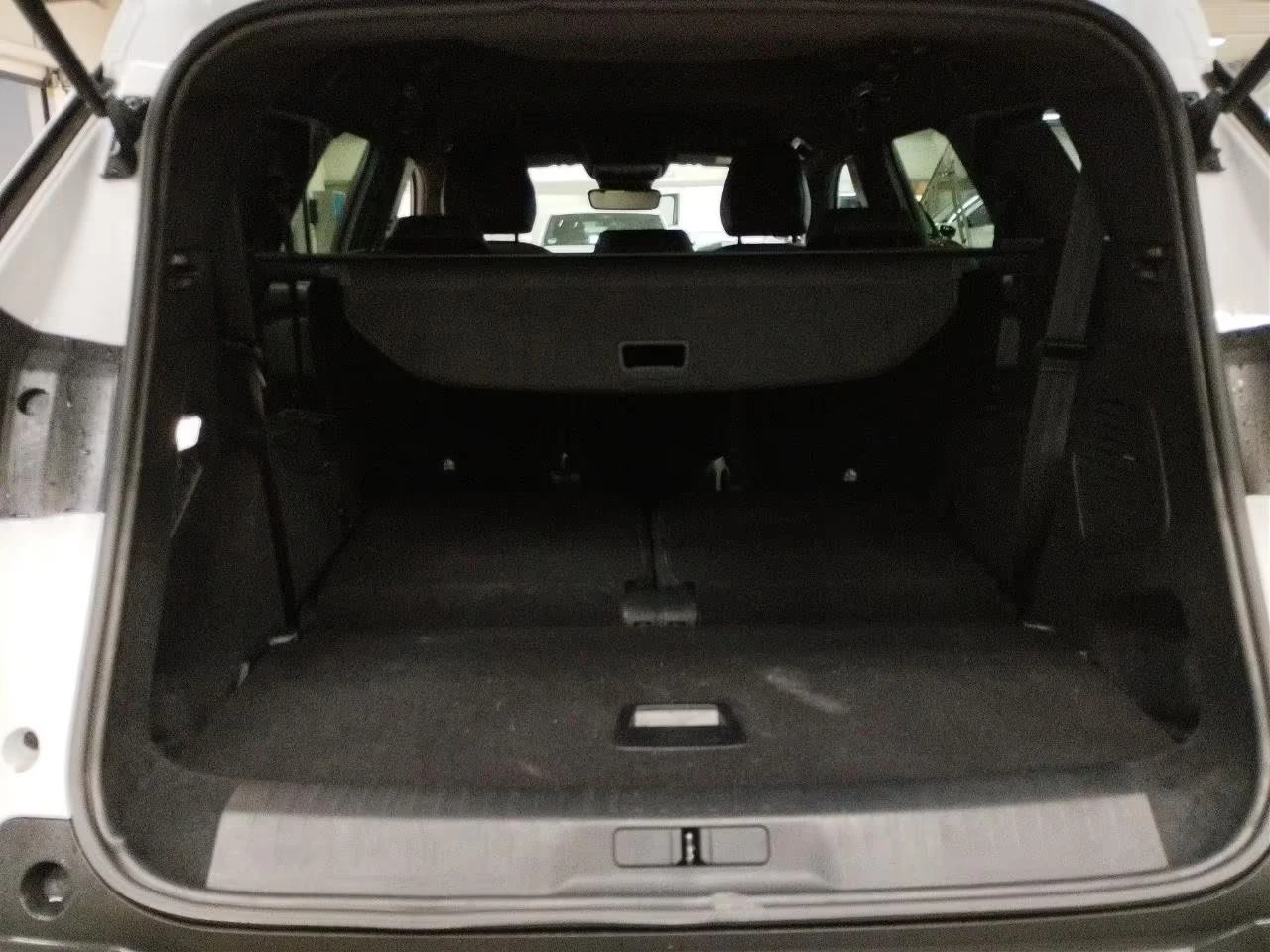 2025 Peugeot 5008 MHEV 145HP ALLURE DSC6 7S CAM NAVI LED 299q — 11