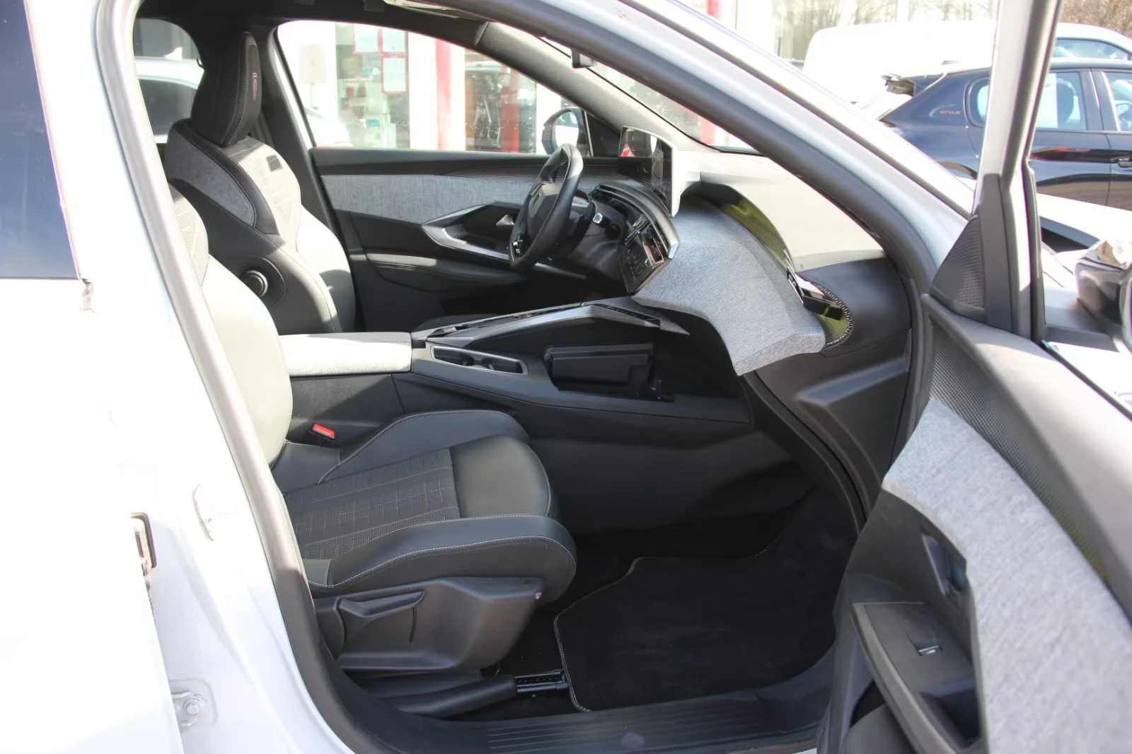 2025 Peugeot 5008 GT MHEV 145HP 7SEATS CAM NAVI 221h — 15