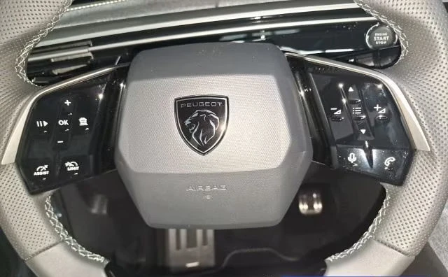 2025 Peugeot 3008 ELECTRO 213HP GT-LINE CAM NAVI LED CPLAY 305q — 8