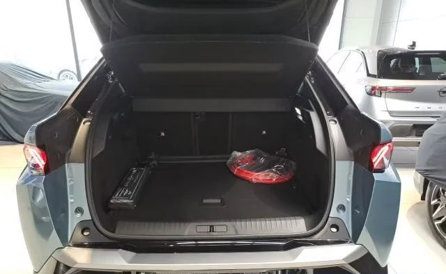 2025 Peugeot 3008 ELECTRO 213HP GT-LINE CAM NAVI LED CPLAY 305q — 14