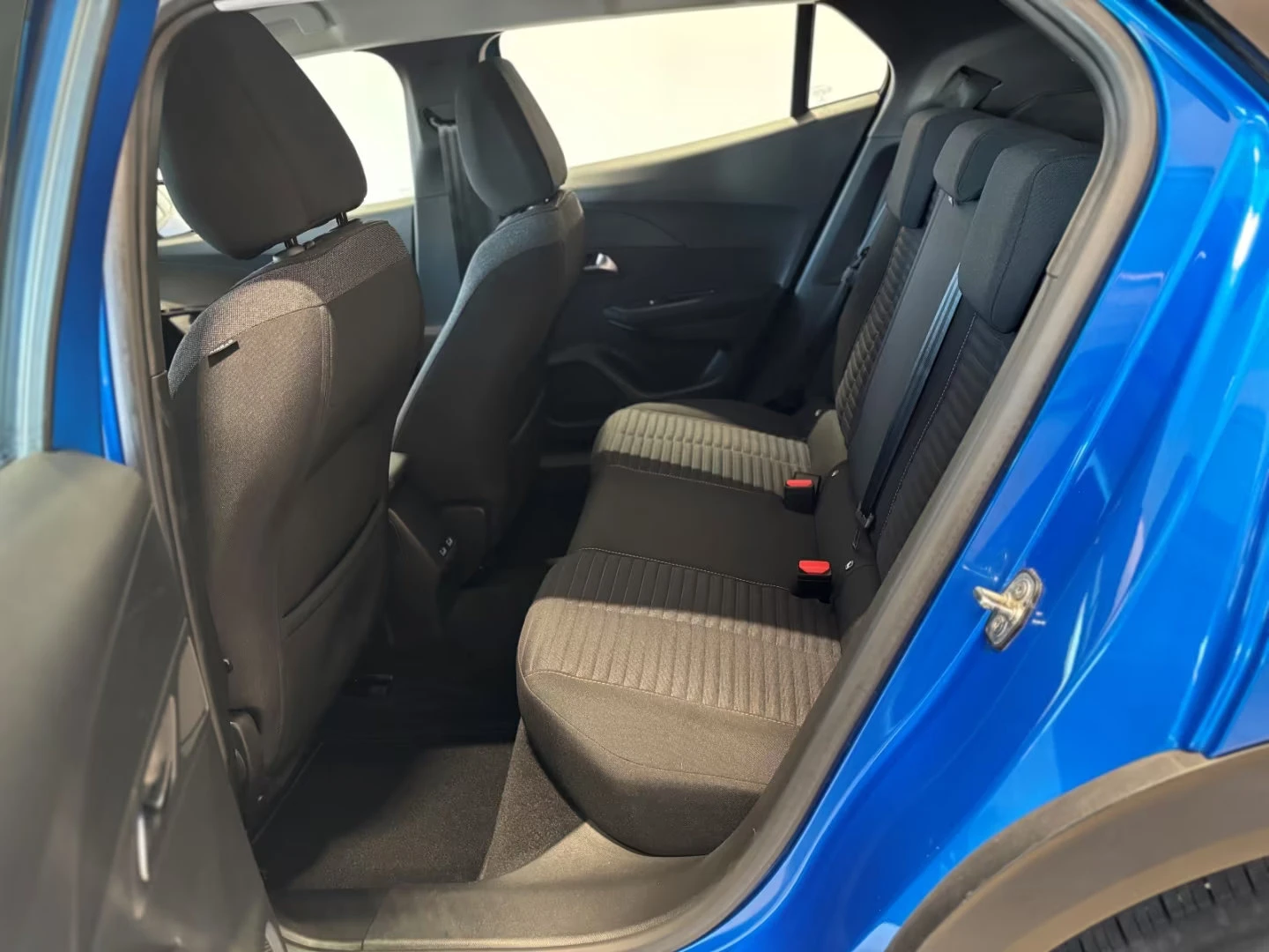 2021 Peugeot 2008 E-ACTIVE 136HP CAM NAVI KLESS LED CPLAY 311q — 12