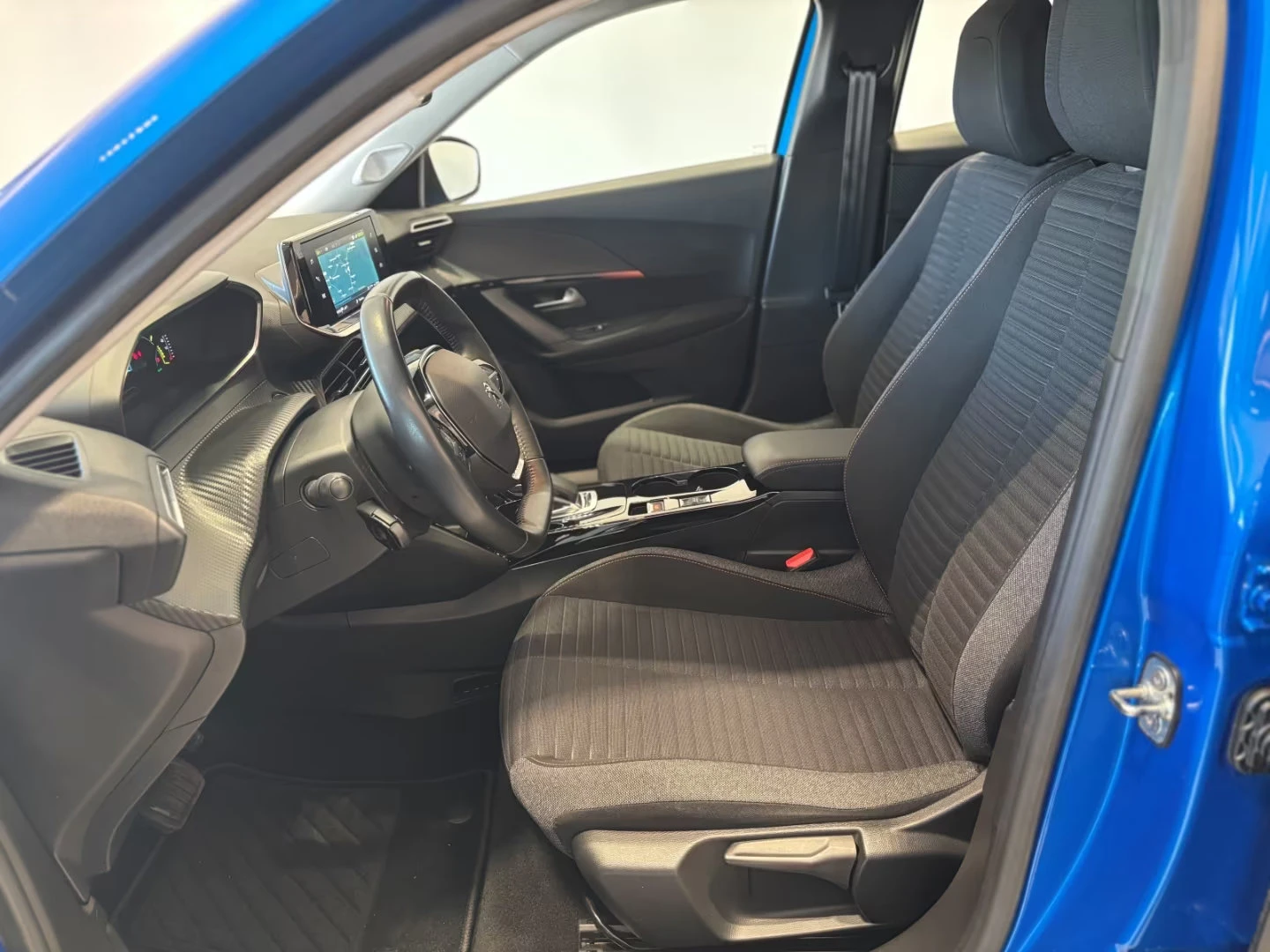2021 Peugeot 2008 E-ACTIVE 136HP CAM NAVI KLESS LED CPLAY 311q — 7