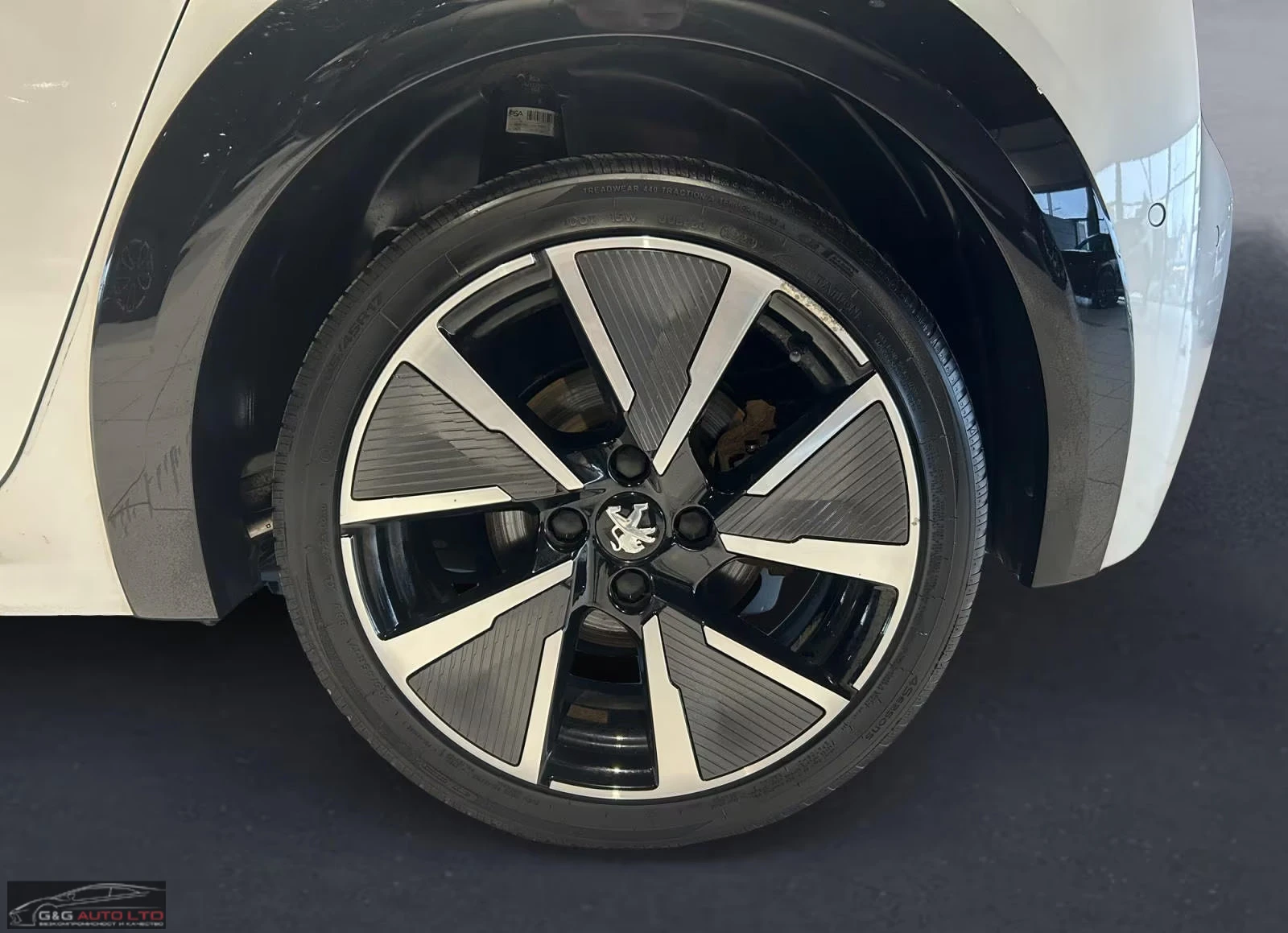 2022 Peugeot 208 e-GT 136HP CAM CPLAY KLESS NAVI LED DIGI 314q — 13