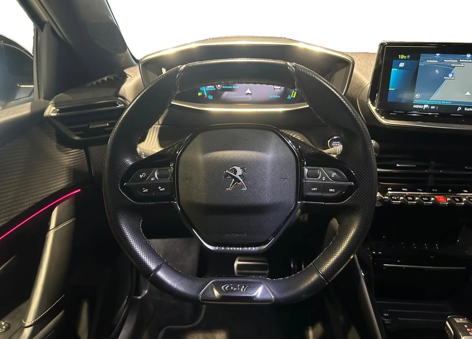 2022 Peugeot 208 e-GT 136HP CAM CPLAY KLESS NAVI LED DIGI 314q — 8