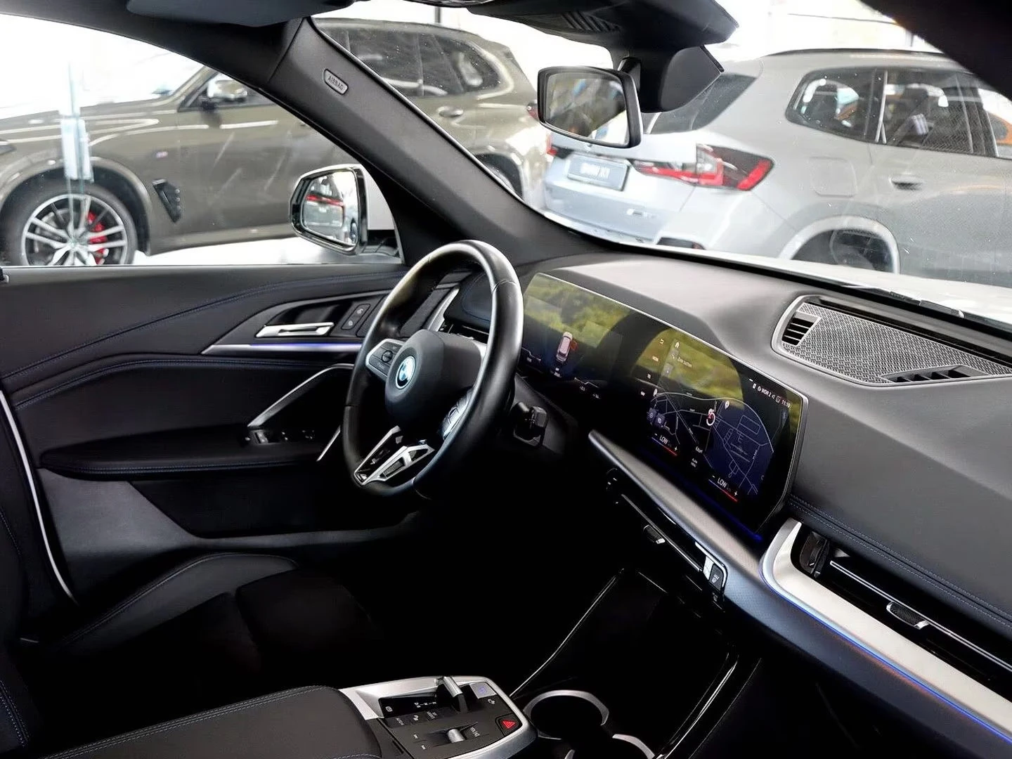 2023 BMW iX1 xDrive30 313HP M-SPORT CAM KED DIGI NAVI 320q — 12