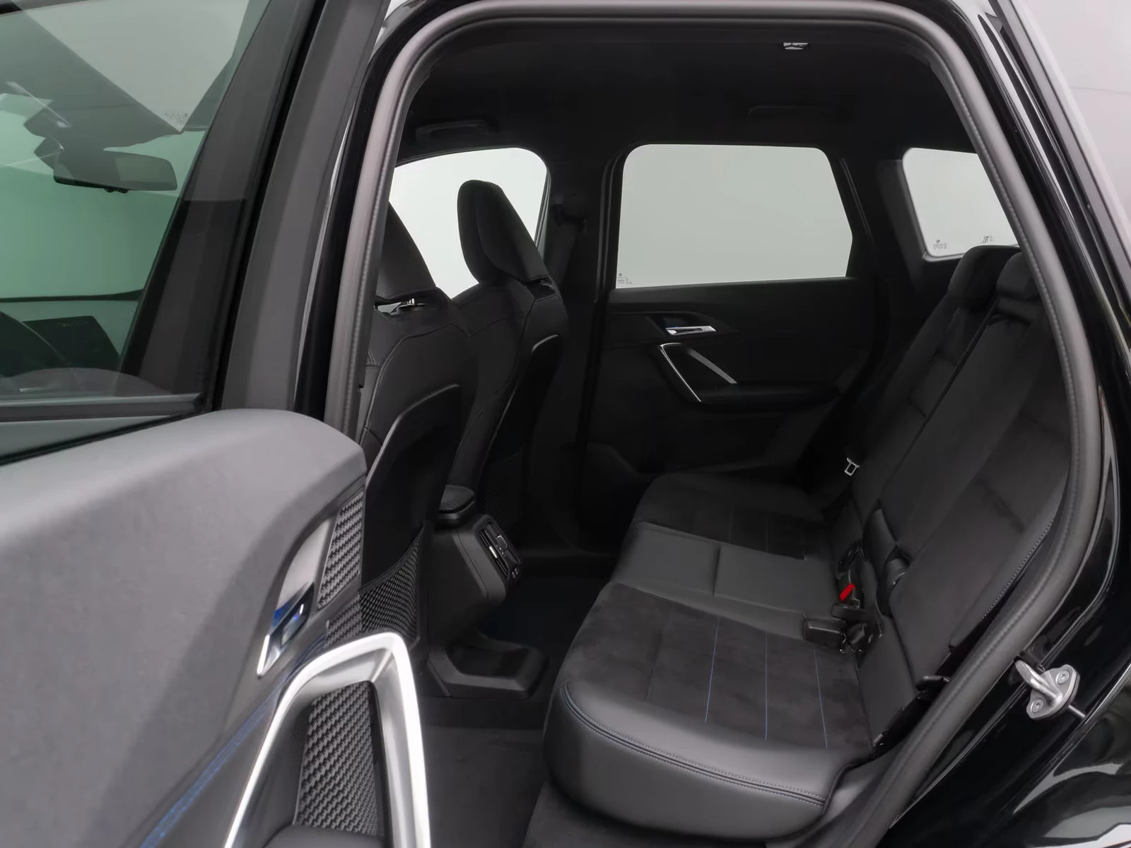 2023 BMW iX1 xDrive30 313HP M-SPORT SHADOW H&K CAM H.PUMP 322q — 16