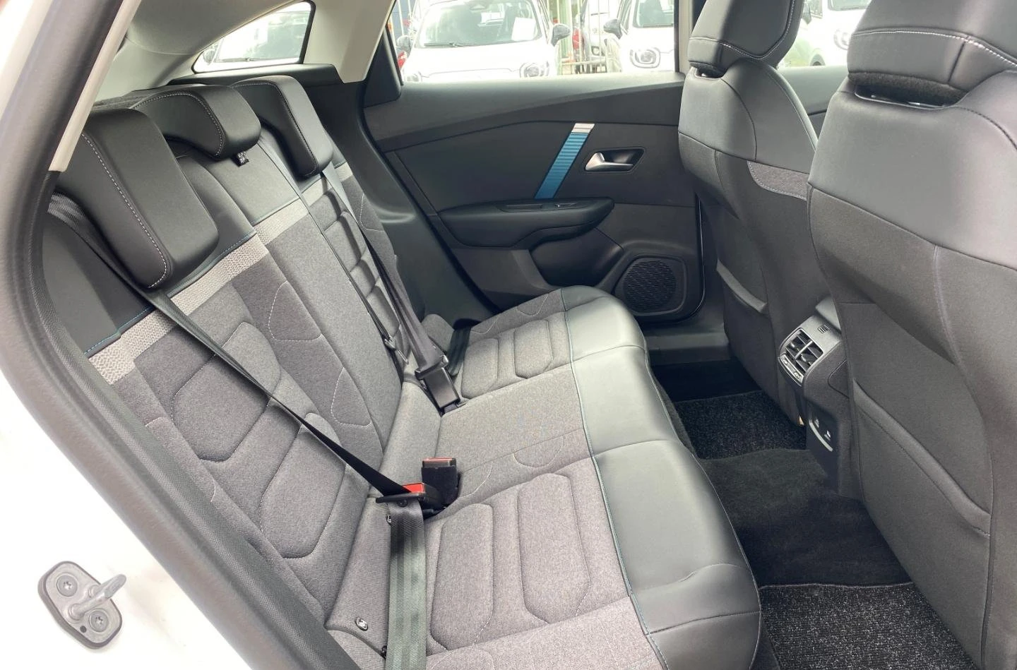 2022 Citroen C4 e-FEEL-PACK — 12