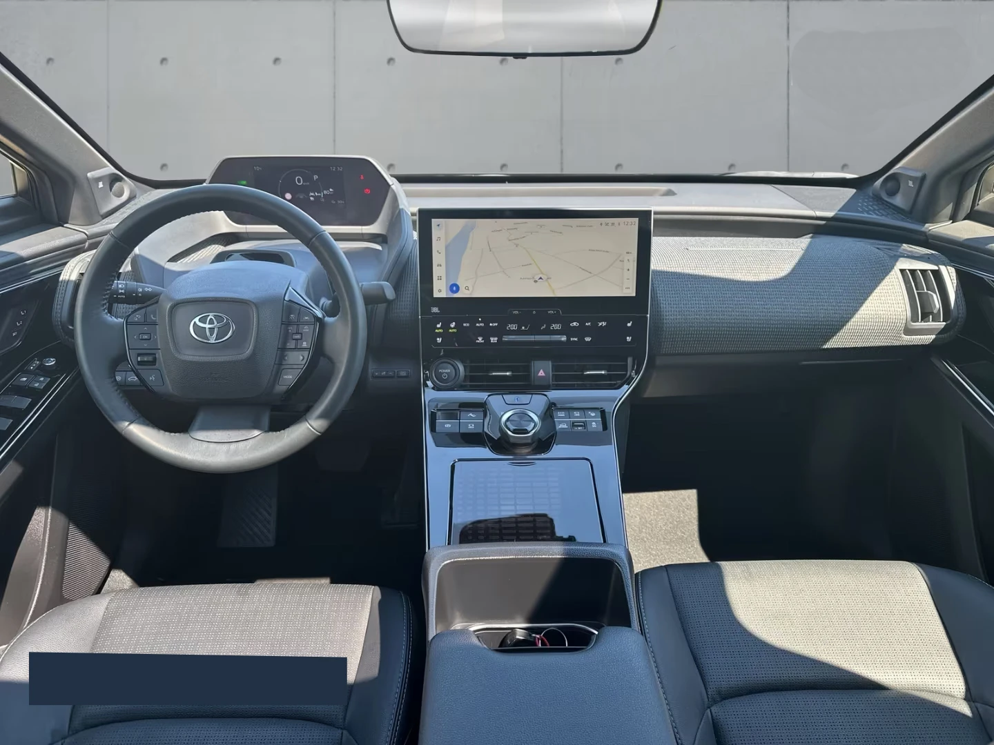 2024 Toyota bZ4X 4x4 218HP 71KWH PANO КОЖА 360 NAVI 236h — 11