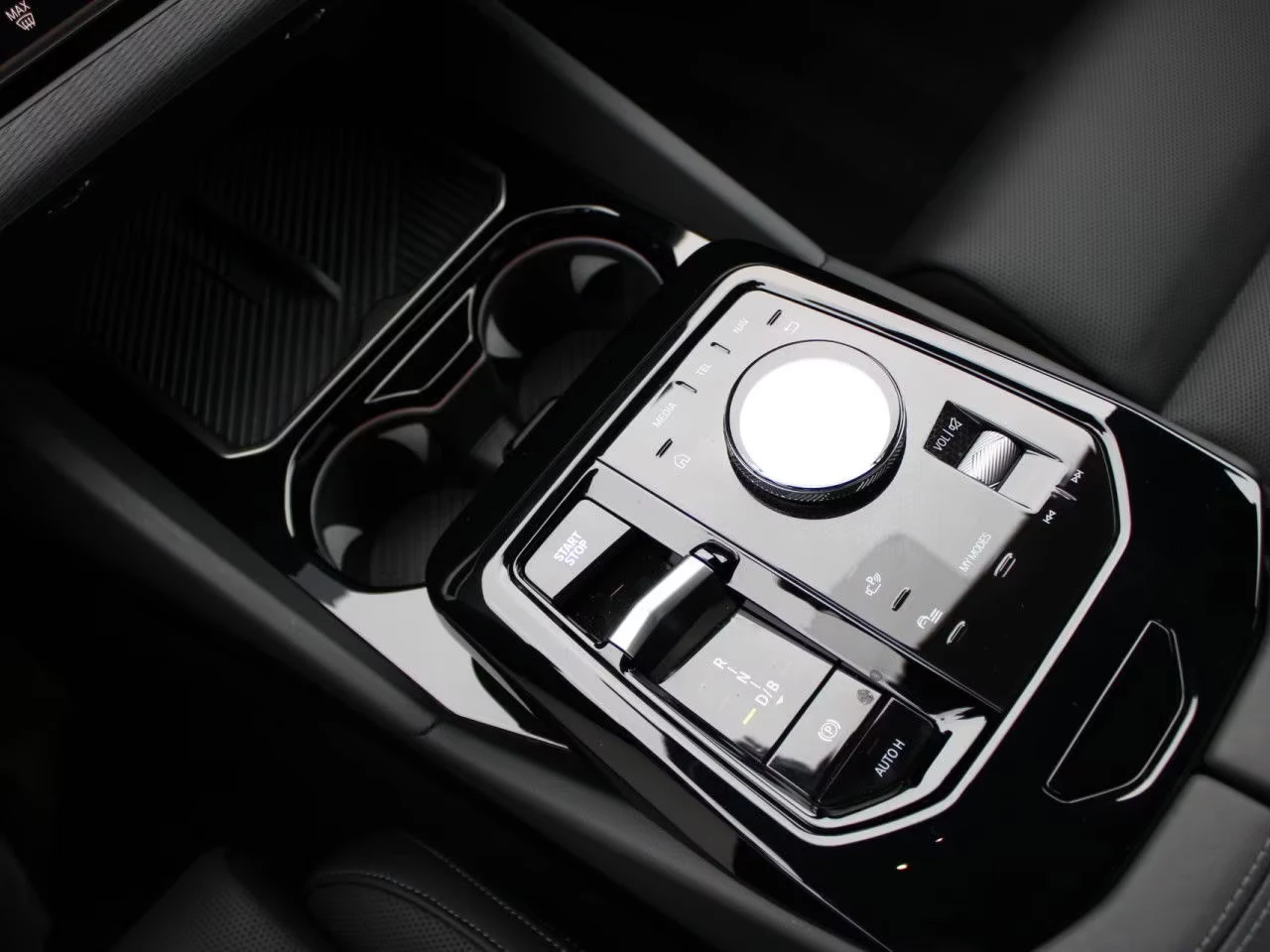 2024 BMW i5 xDRIVE 40 394HP SPORTPRO PANO 360 ACC 435z — 14