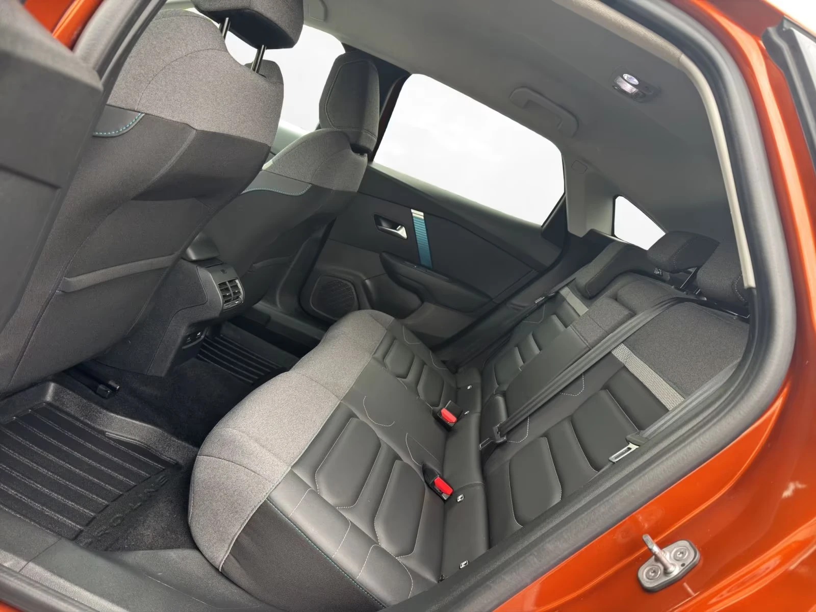 2022 Citroen C4 SHINE — 13