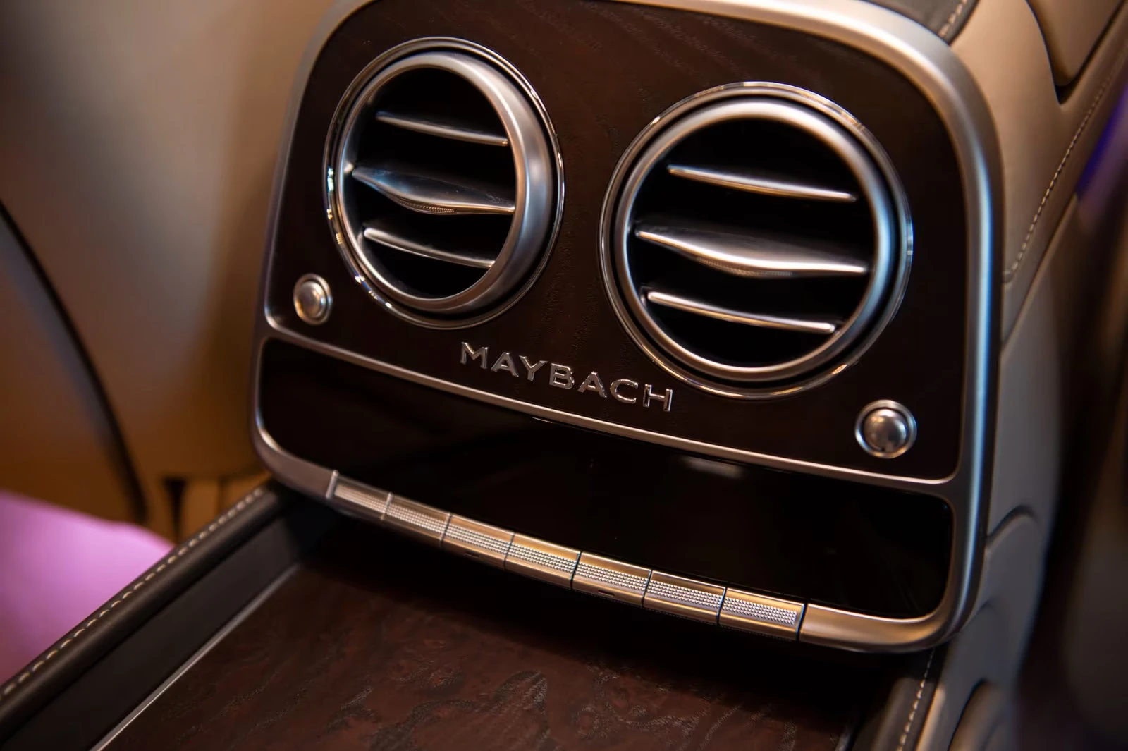 2018 Maybach S 560 4MATIC — 16