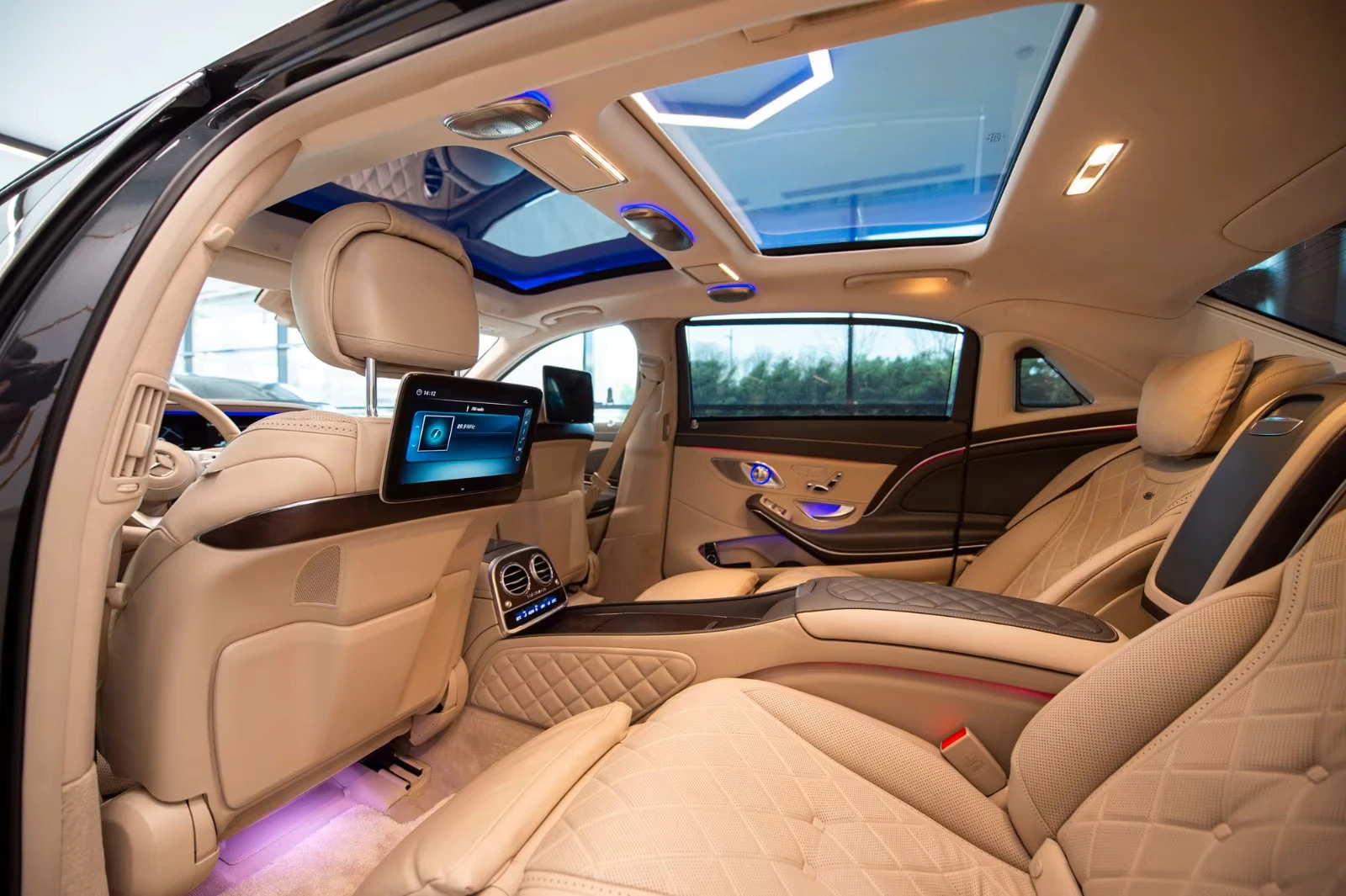 2018 Maybach S 560 4MATIC — 13