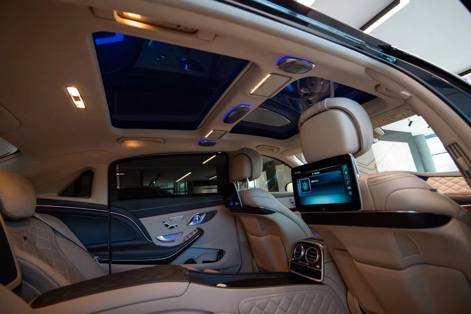 2018 Maybach S 560 4MATIC — 14