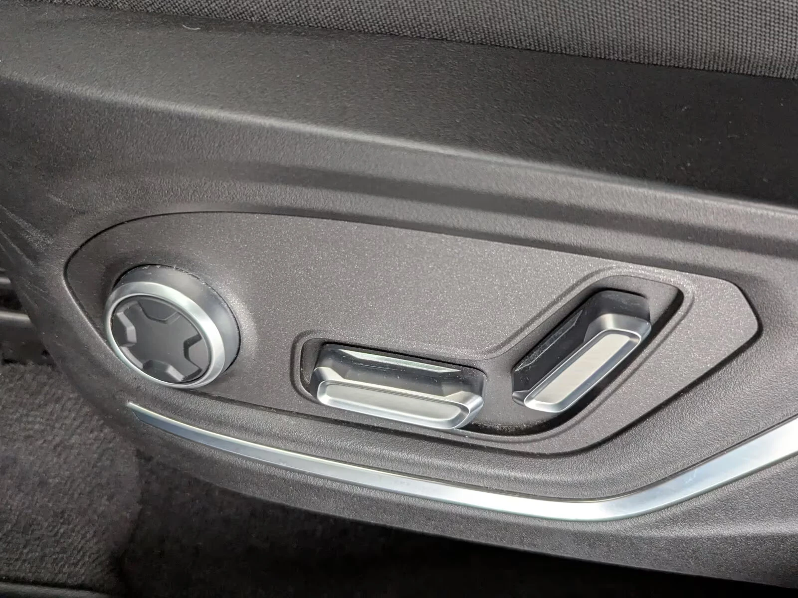 2022 LynkCo 01 PHEV — 14