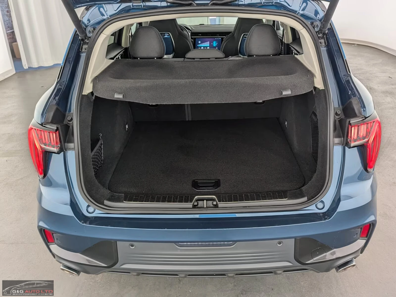 2022 LynkCo 01 PHEV — 6