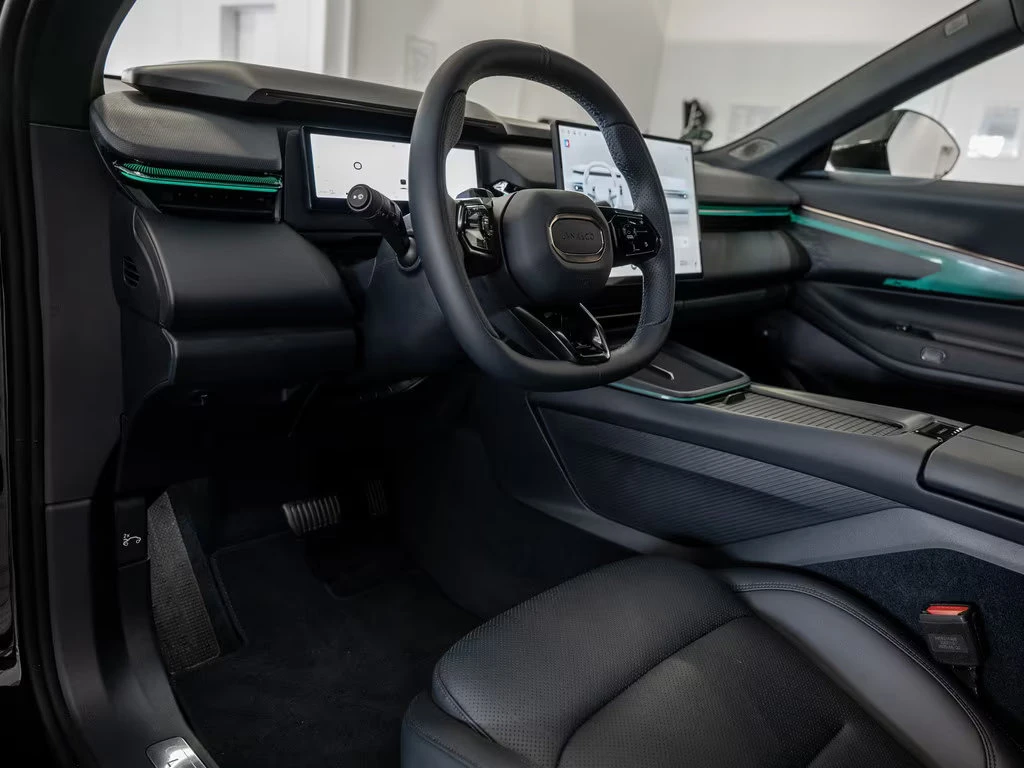 2026 LynkCo 08 PHEV — 6