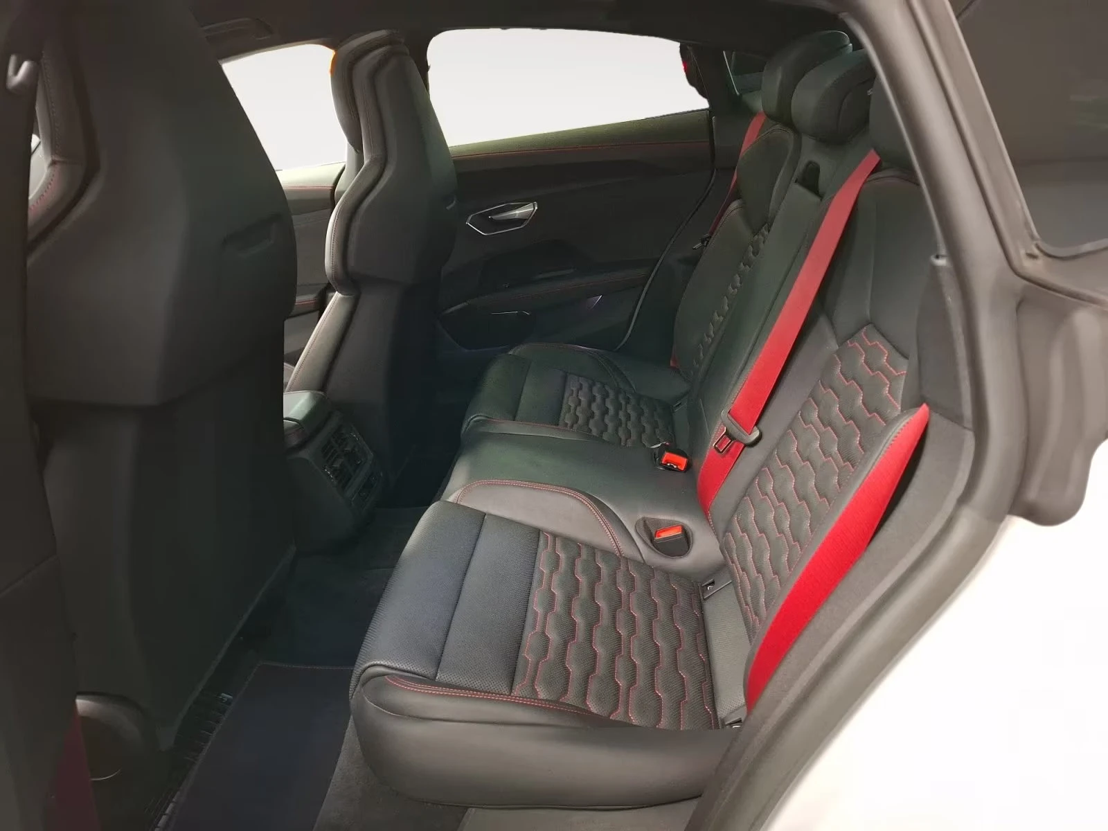 2023 Audi e-tron GT RS 598HP QUATTRO CARBON LASER MASS PANO 360 447z — 12