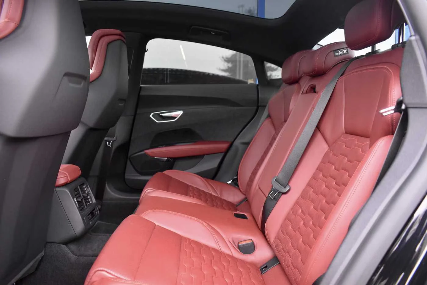 2024 Audi e-tron GT RS 598HP QUATTRO MASS REALAXLE B&O PANO 360 448z — 13