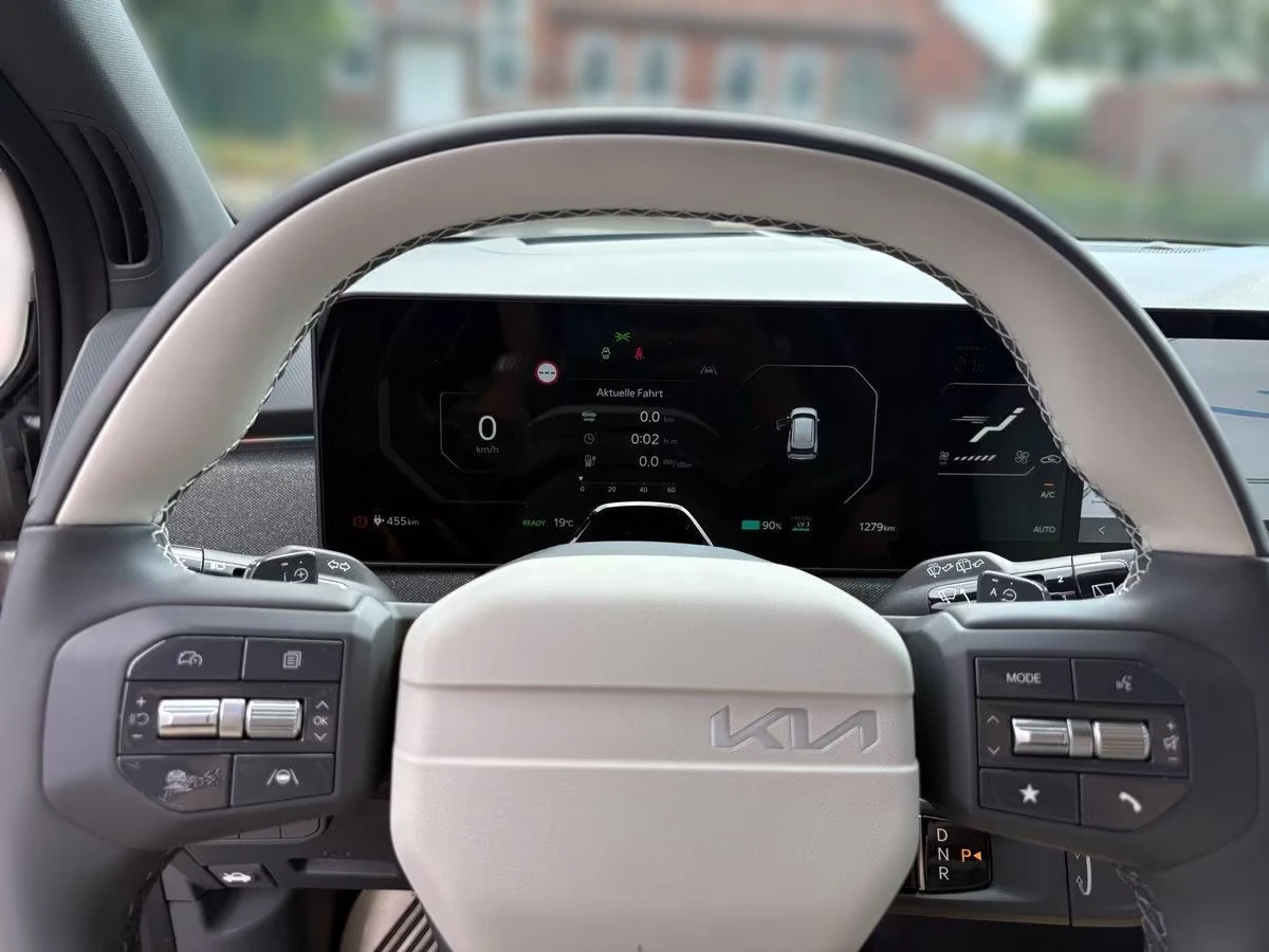 2025 Kia EV3 GT 204HP COMFORT HUD 360 253h — 8