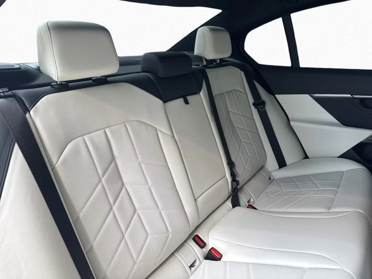 2025 BMW i5 xDRIVE 394HP M-SPORT-PRO 360 B&W PANO ACC 486z — 11