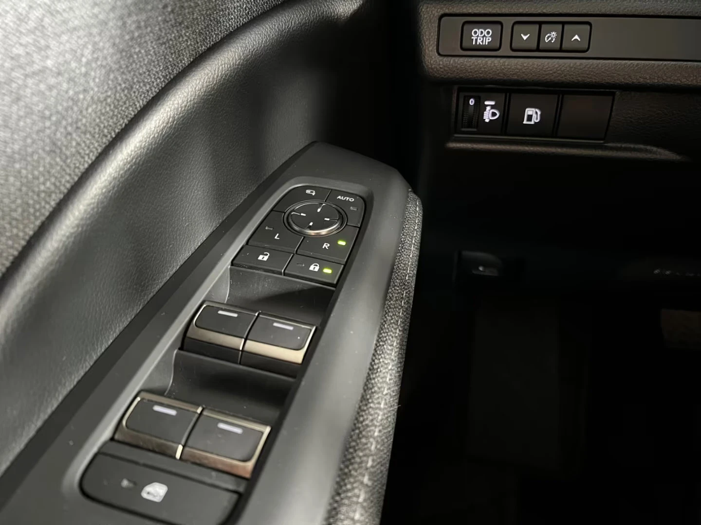 2025 Lexus LBX FWD 136HP CAM NAVI ACC CPLAY LED DIGI 405q — 11
