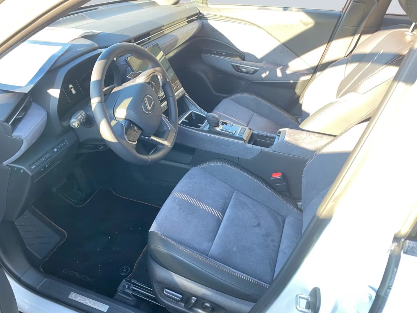 2026 Lexus LBX НОВ! COOL 136HP HUD 360 MEMO NAVI LED KLESS 406q — 6
