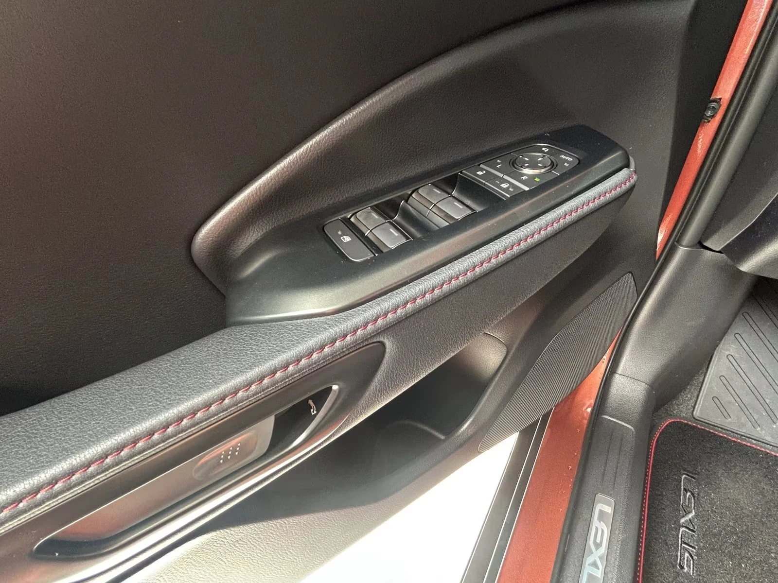 2025 Lexus LBX 1.5HEV 136HP EMOTION CAM NAVI LED DIGI KLESS 409q — 14