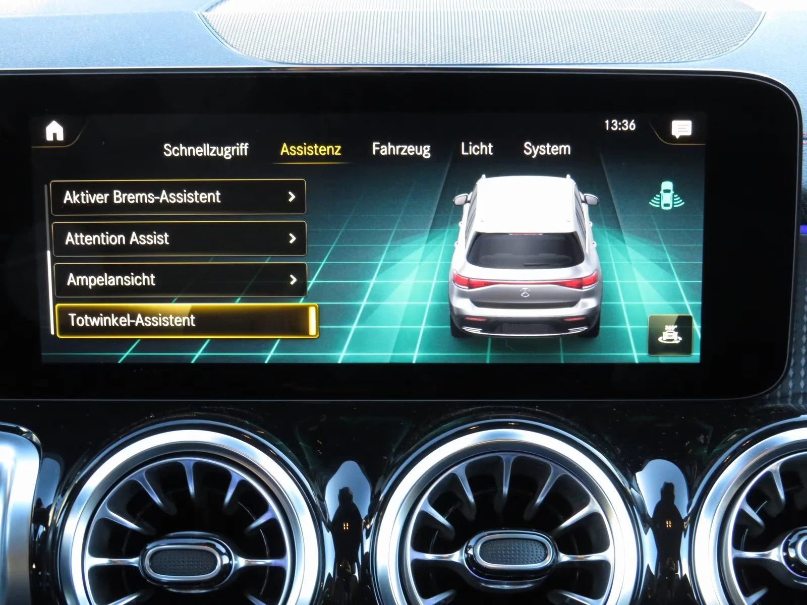 2022 Mercedes-Benz EQB 300 228HP 4MATIC AMG 360 PANO NIGHT KLESS ACC 491z — 13