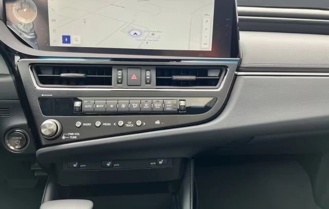 2026 Lexus ES 300 h COMFORT 201HP ИЗБОР НА ЦВЯТ PANO CAM NAVI 257h — 16