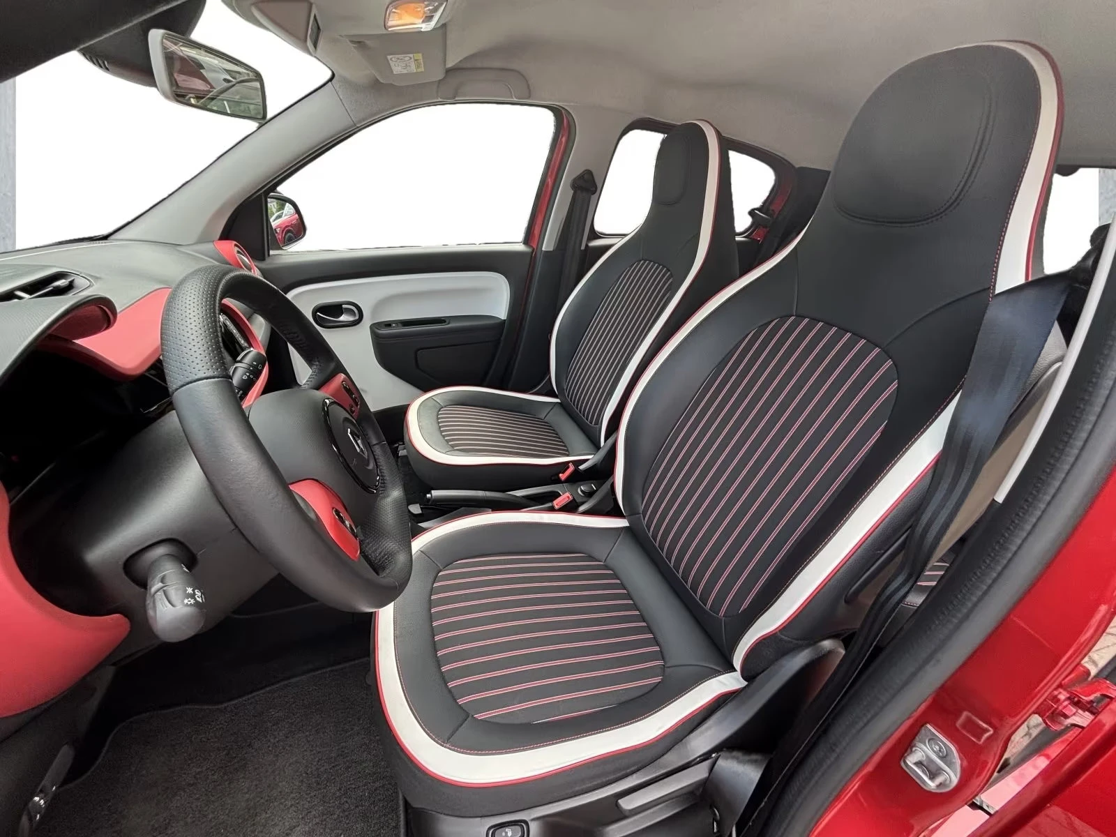2022 Renault Twingo E-TECH 82HP TECHNO CAM NAVI LED CPLAY 417q — 6